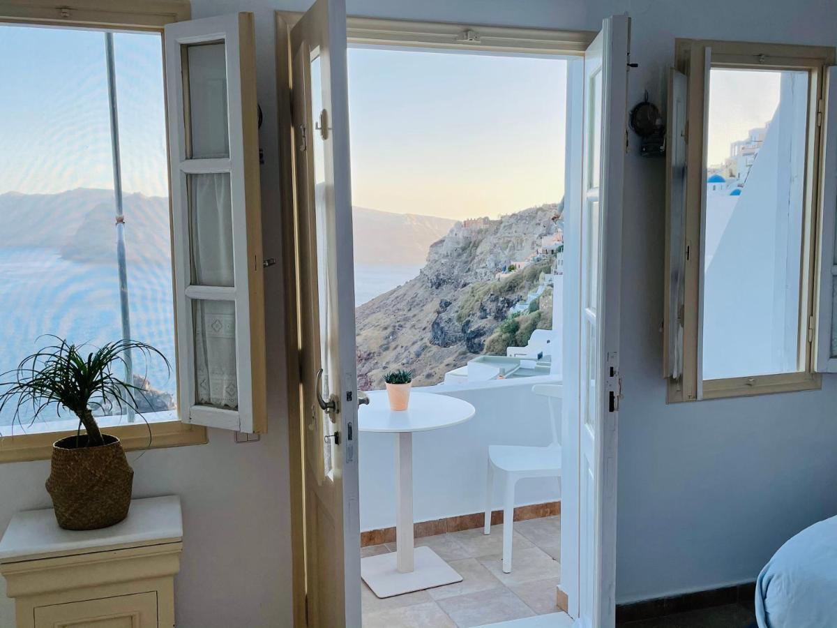 Blue Sky Cave House Villa Oia  Exterior photo