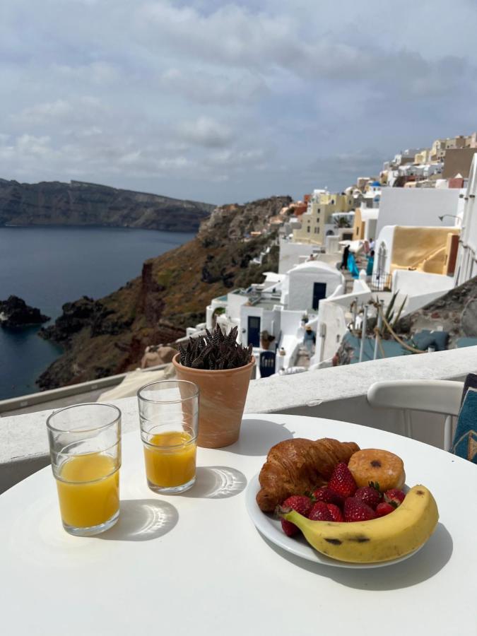 Blue Sky Cave House Villa Oia  Exterior photo
